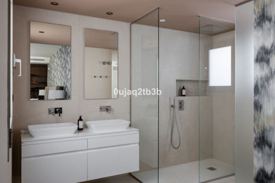 12-53013098fcab6c38b1379cd33298e050