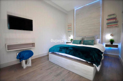 12-53013098fcab6c38b1379cd33298e050