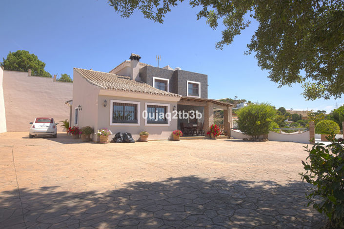 Image No.3-Villa de 6 chambres à vendre à Estepona