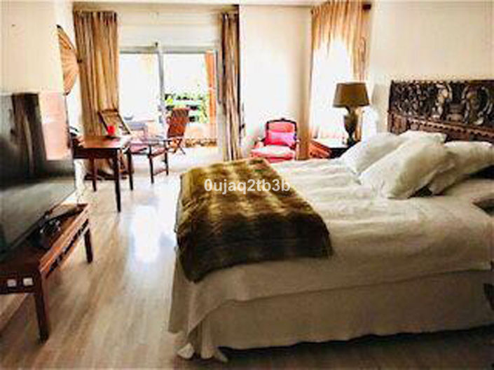 Image No.8-3 Bed Apartment for sale