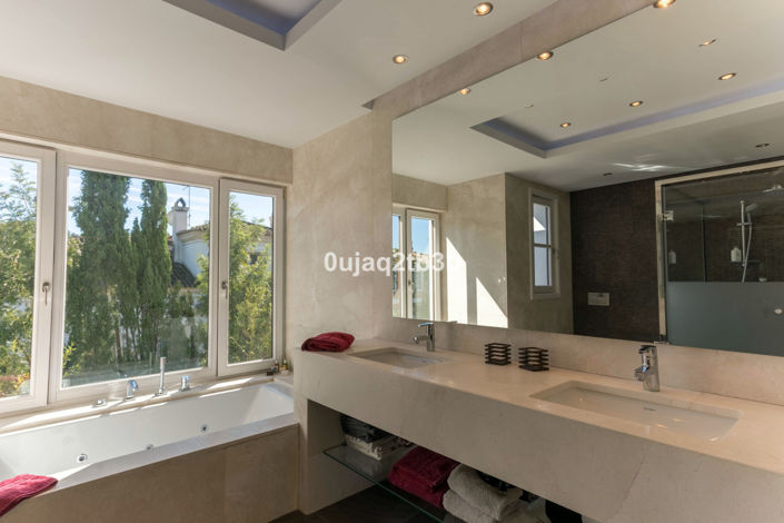 Image No.14-6 Bed Villa for sale