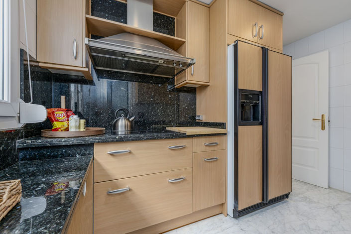 Image No.20-4 Bed Apartment for sale