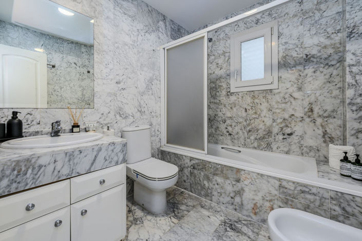 Image No.23-4 Bed Apartment for sale