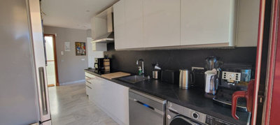 10-bb915d1cb19341576dcdc994b81ab9c5