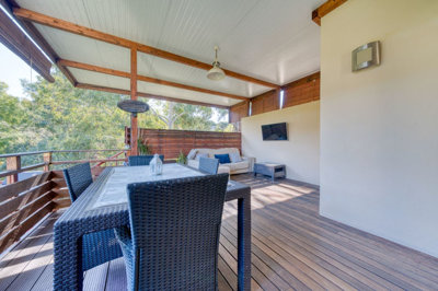 10-bb915d1cb19341576dcdc994b81ab9c5