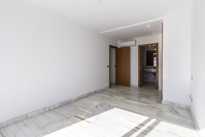 Image No.9-1 Bed Apartment for sale