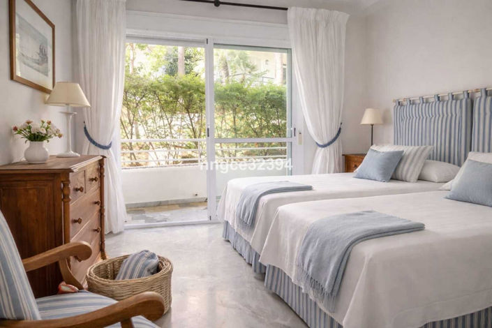 Image No.22-5 Bed Apartment for sale