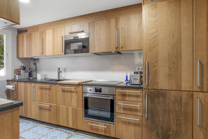 Image No.11-3 Bed Townhouse for sale