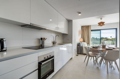 10-bb915d1cb19341576dcdc994b81ab9c5