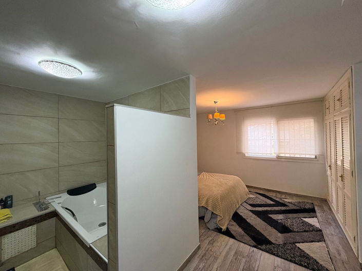 Image No.9-3 Bed Townhouse for sale