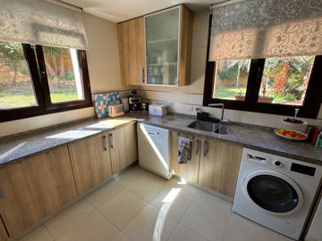 11-20939a0134ad724a8cb2a801094d15a4