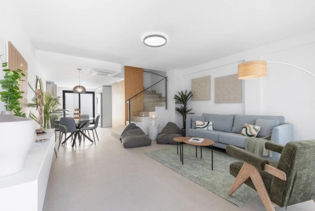 Image No.10-4 Bed Townhouse for sale