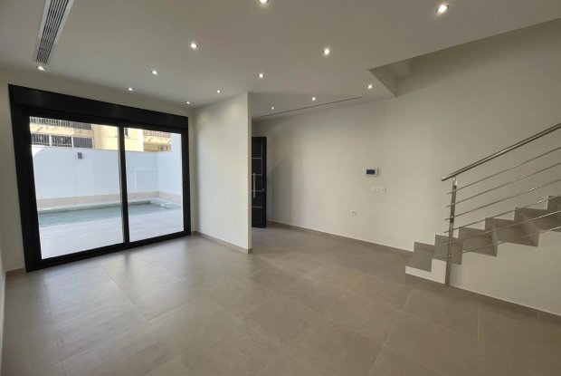 Image No.5-3 Bed Villa for sale