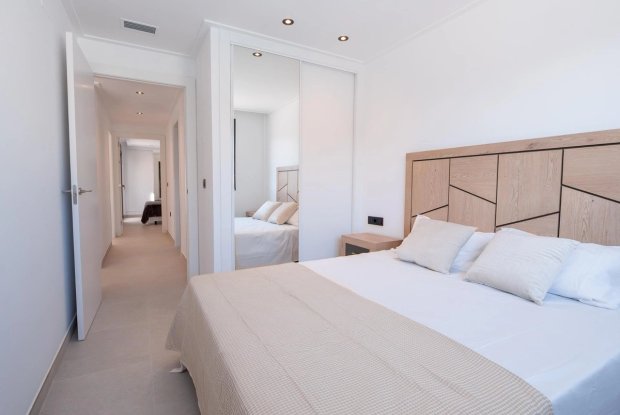 Image No.8-3 Bed Townhouse for sale