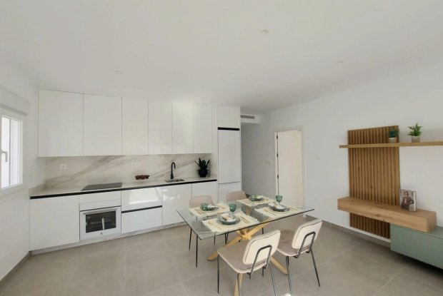 Image No.15-3 Bed Townhouse for sale