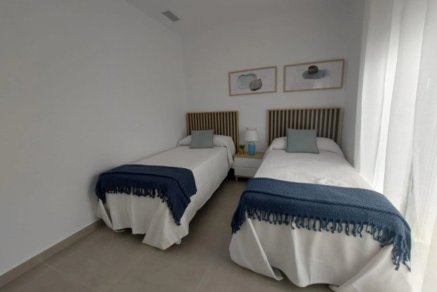 Image No.20-3 Bed Townhouse for sale