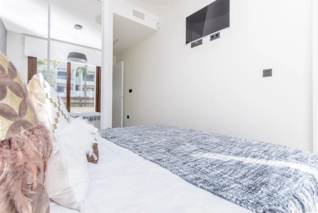 Image No.17-3 Bed Apartment for sale