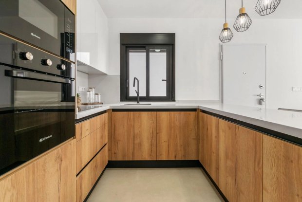 Image No.10-3 Bed Townhouse for sale