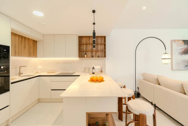 Image No.14-3 Bed Townhouse for sale