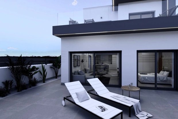 Image No.13-3 Bed Townhouse for sale