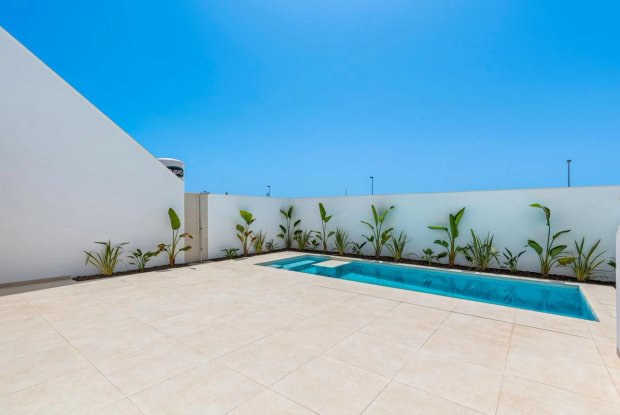 Image No.8-3 Bed Townhouse for sale