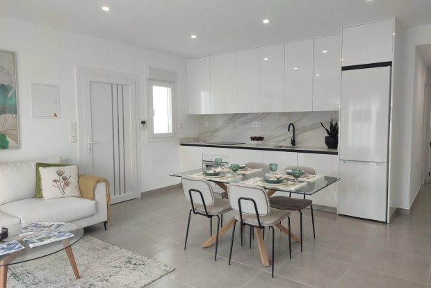 Image No.5-3 Bed Townhouse for sale