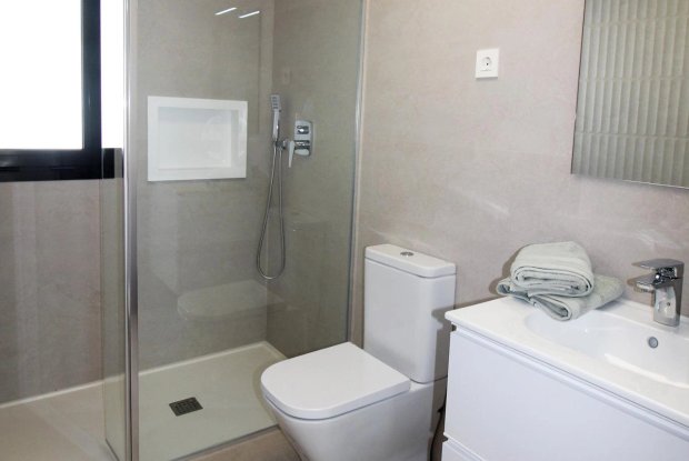 Image No.18-3 Bed Townhouse for sale