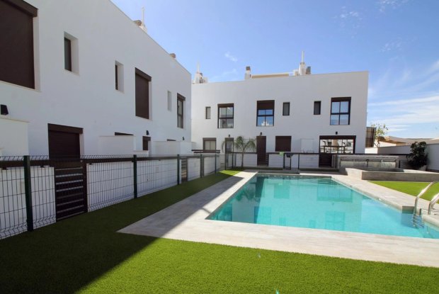Image No.2-3 Bed Townhouse for sale