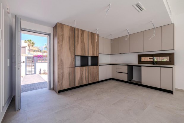 Image No.6-3 Bed Villa for sale