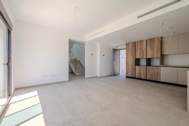 Image No.9-3 Bed Villa for sale