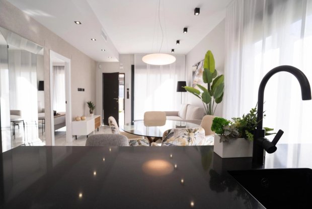 Image No.14-3 Bed Apartment for sale