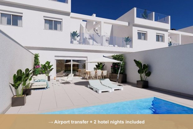 3-Bed Town House Los Alcázares Pool