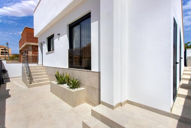 Image No.7-3 Bed Townhouse for sale