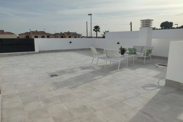 Image No.20-3 Bed Townhouse for sale