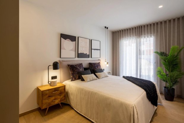 Image No.10-3 Bed Apartment for sale