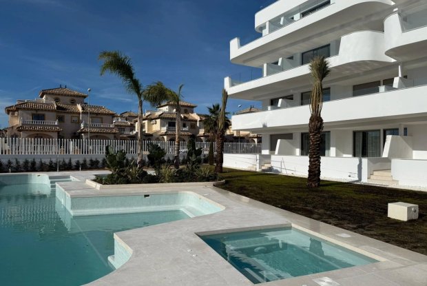 Image No.3-Appartement de 2 chambres à vendre à Orihuela Costa
