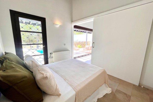 Image No.19-2 Bed Townhouse for sale