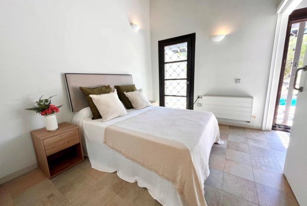 Image No.20-2 Bed Townhouse for sale
