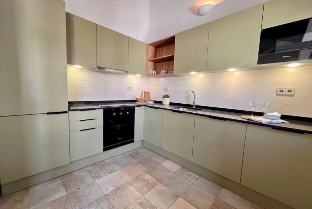 Image No.9-2 Bed Townhouse for sale
