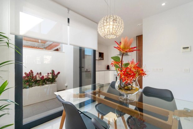 Image No.8-3 Bed Villa for sale