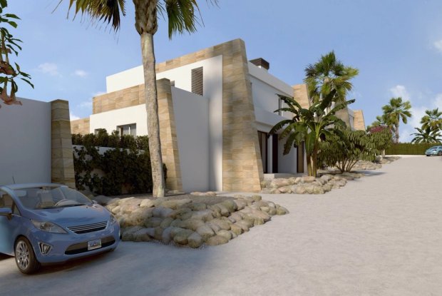 Image No.8-3 Bed Townhouse for sale