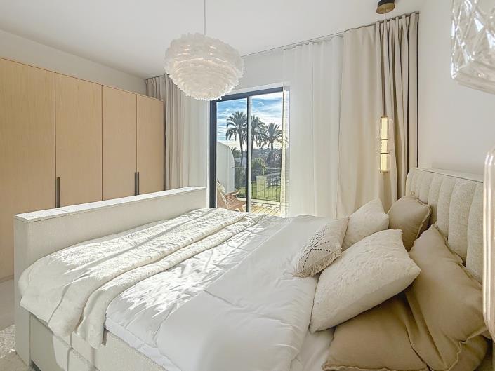 Image No.21-4 Bed Townhouse for sale