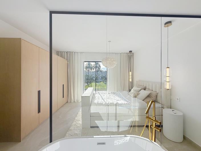 Image No.22-4 Bed Townhouse for sale