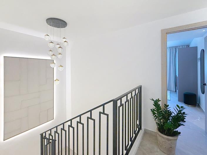 Image No.17-4 Bed Townhouse for sale