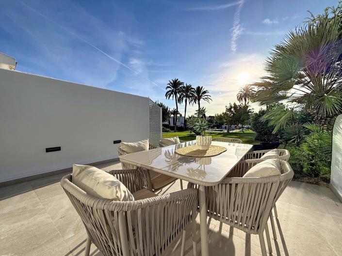 Image No.10-4 Bed Townhouse for sale