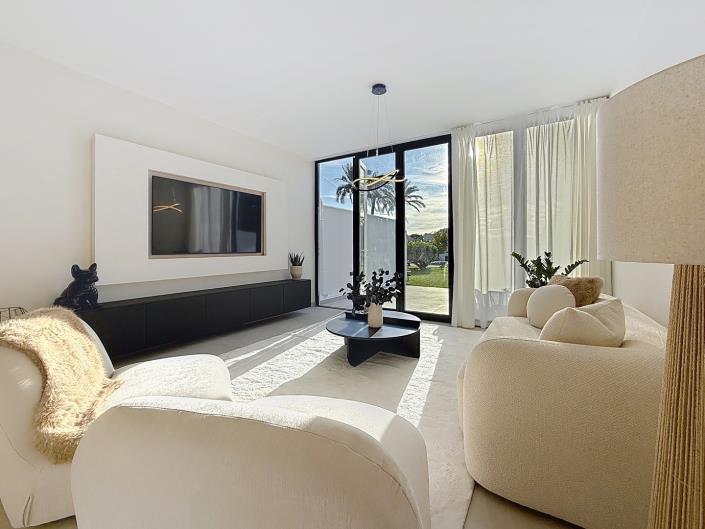 Image No.7-4 Bed Townhouse for sale