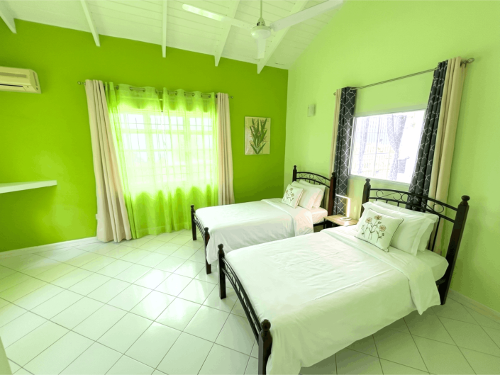 Image No.7-4 Bed House for sale