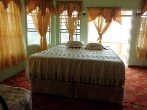 Image No.5-6 Bed House for sale