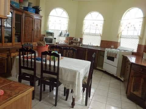 Image No.12-6 Bed House for sale