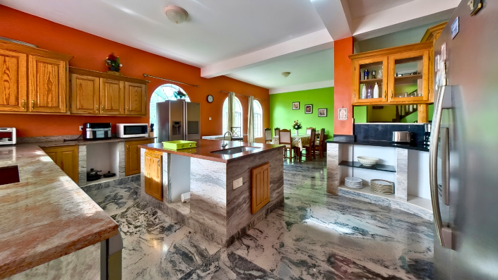 Image No.6-5 Bed House for sale